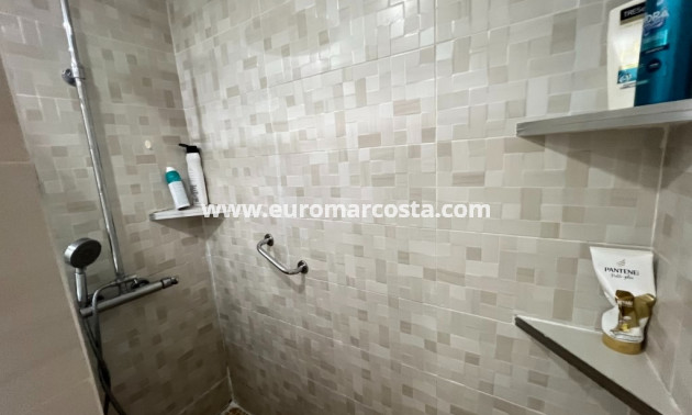 Sale - Apartment / flat - La Mata