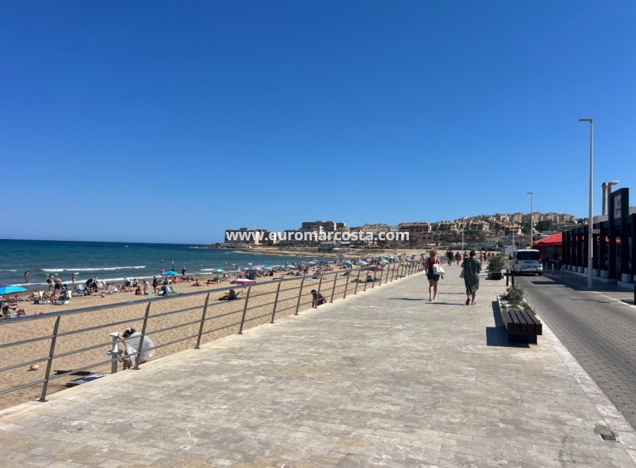 Sale - Apartment / flat - La Mata