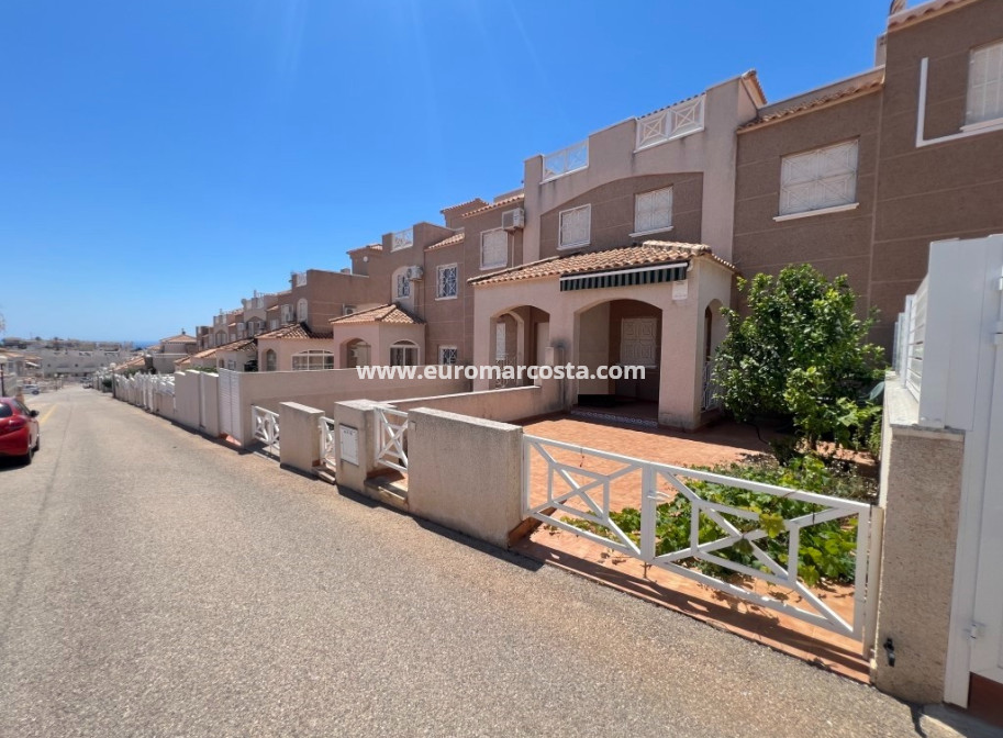 Objekte zum Wiederverkauf - Stadthaus - Torrevieja - Aguas nuevas 2