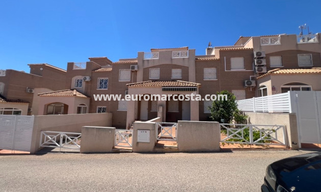 Objekte zum Wiederverkauf - Stadthaus - Torrevieja - Aguas nuevas 2