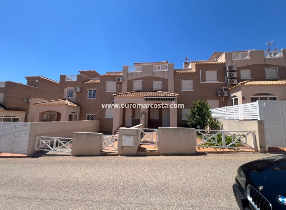 Objekte zum Wiederverkauf - Stadthaus - Torrevieja - Aguas nuevas 2