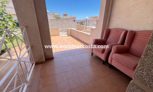 Objekte zum Wiederverkauf - Stadthaus - Torrevieja - Aguas nuevas 2