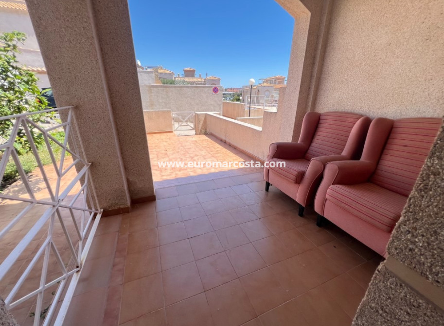 Objekte zum Wiederverkauf - Stadthaus - Torrevieja - Aguas nuevas 2