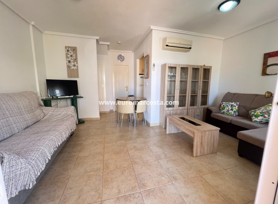 Objekte zum Wiederverkauf - Stadthaus - Torrevieja - Aguas nuevas 2