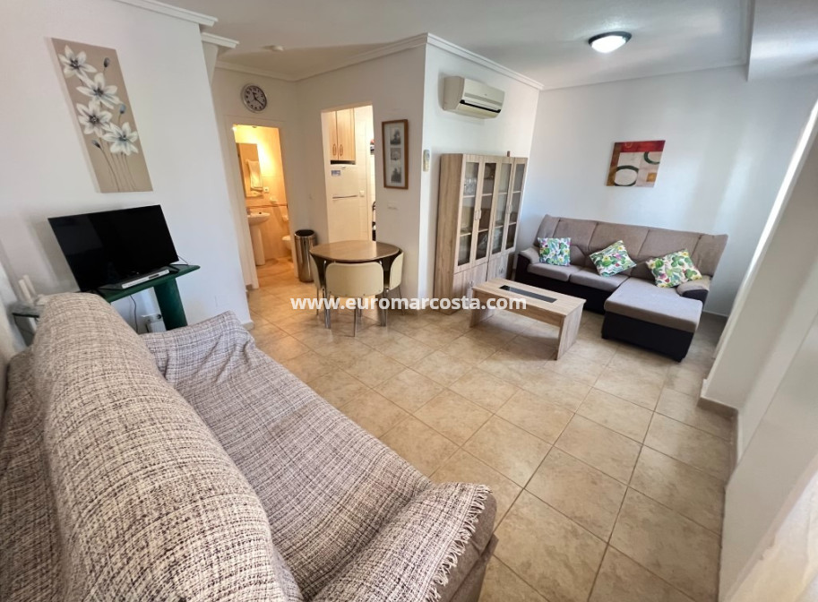 Objekte zum Wiederverkauf - Stadthaus - Torrevieja - Aguas nuevas 2
