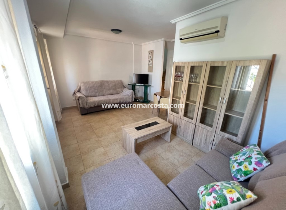 Objekte zum Wiederverkauf - Stadthaus - Torrevieja - Aguas nuevas 2