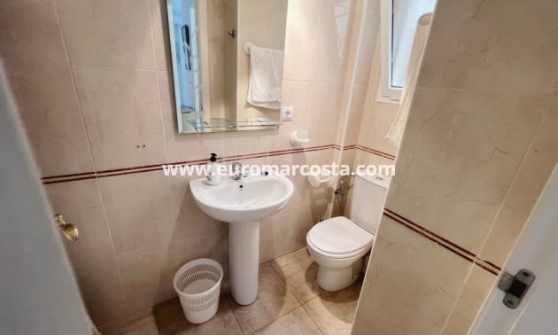 Objekte zum Wiederverkauf - Stadthaus - Torrevieja - Aguas nuevas 2