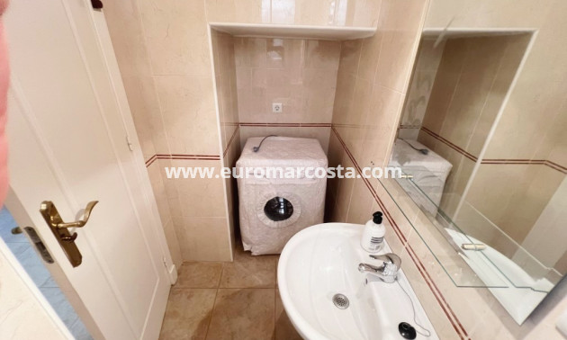 Objekte zum Wiederverkauf - Stadthaus - Torrevieja - Aguas nuevas 2