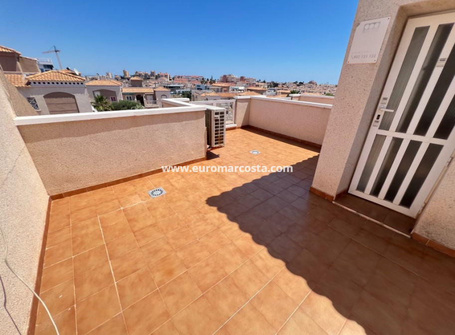 Objekte zum Wiederverkauf - Stadthaus - Torrevieja - Aguas nuevas 2