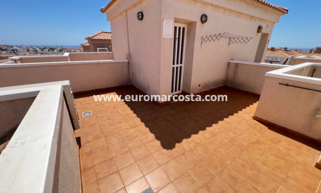 Objekte zum Wiederverkauf - Stadthaus - Torrevieja - Aguas nuevas 2