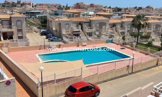 Objekte zum Wiederverkauf - Stadthaus - Torrevieja - Aguas nuevas 2