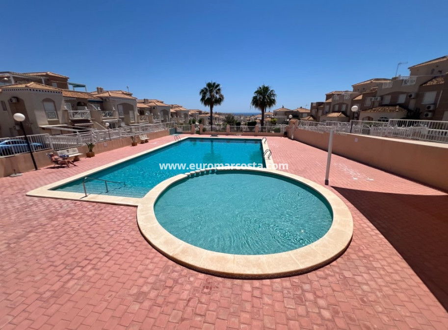 Objekte zum Wiederverkauf - Stadthaus - Torrevieja - Aguas nuevas 2