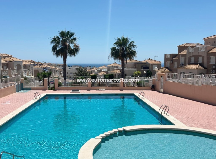 Objekte zum Wiederverkauf - Stadthaus - Torrevieja - Aguas nuevas 2