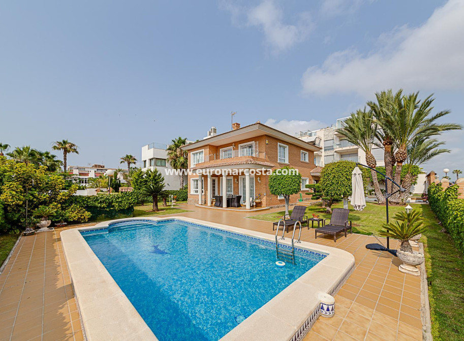 Objekte zum Wiederverkauf - Haus - Torrevieja - TORREVIEJA