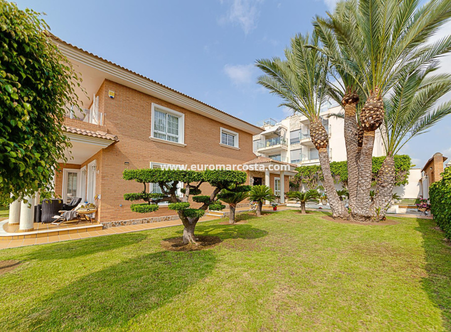 Objekte zum Wiederverkauf - Haus - Torrevieja - TORREVIEJA