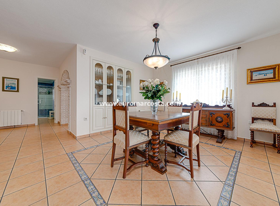 Objekte zum Wiederverkauf - Haus - Torrevieja - TORREVIEJA