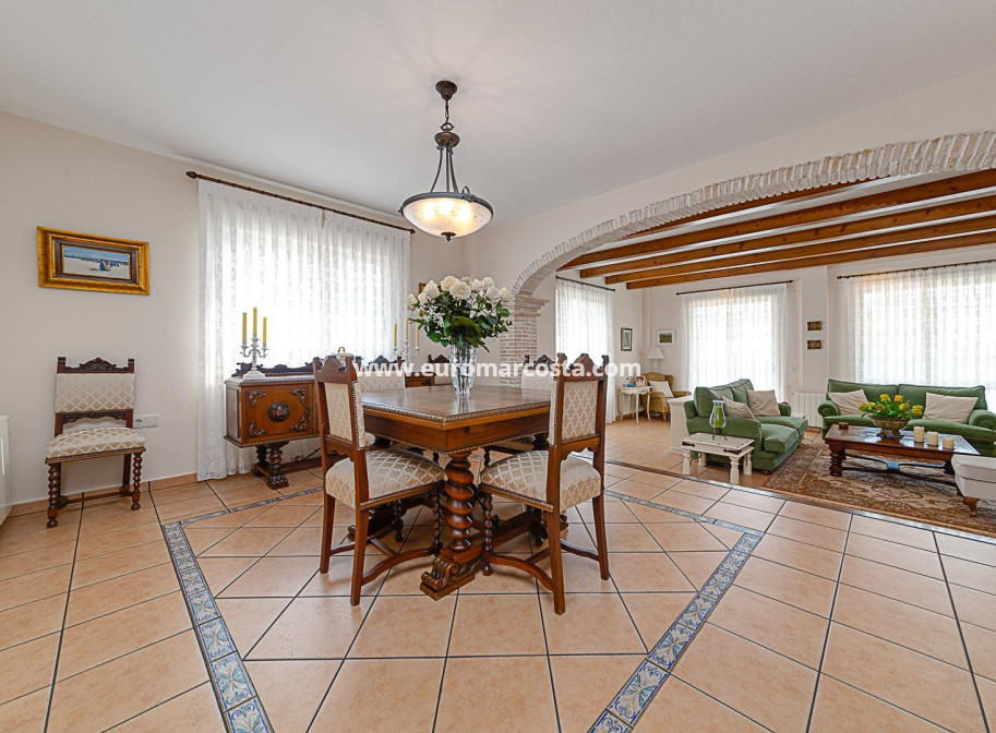 Objekte zum Wiederverkauf - Haus - Torrevieja - TORREVIEJA