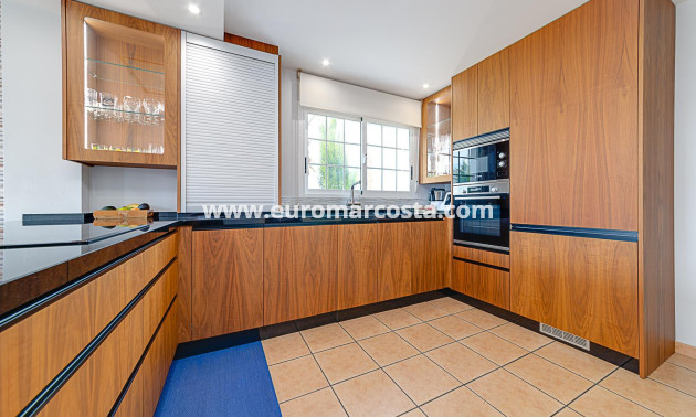 Objekte zum Wiederverkauf - Haus - Torrevieja - TORREVIEJA