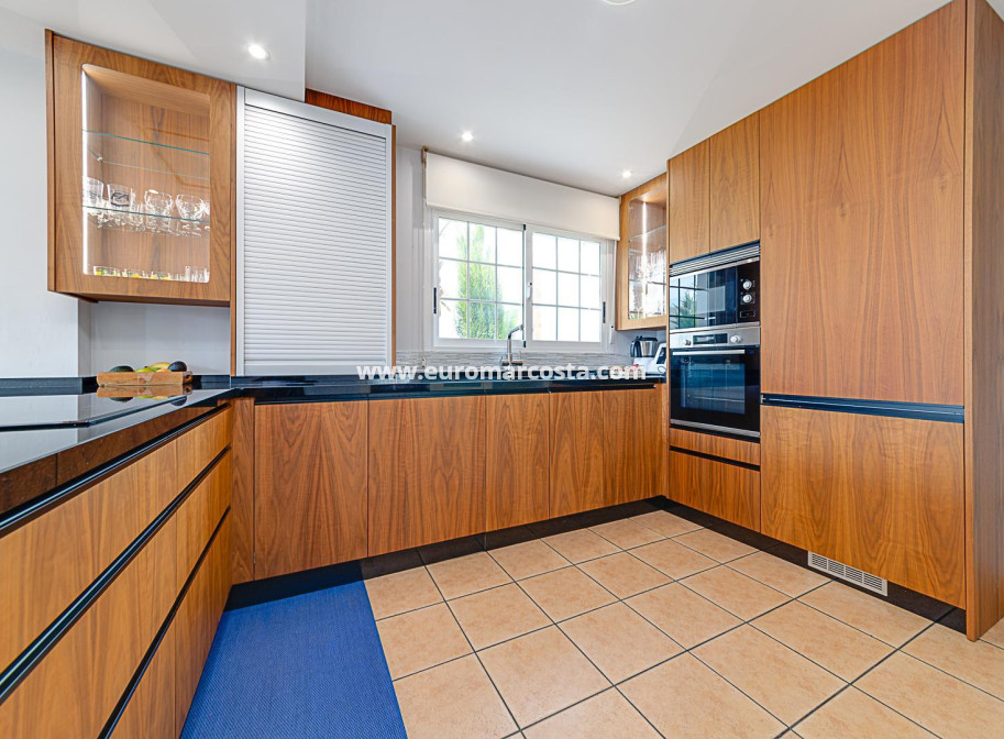 Objekte zum Wiederverkauf - Haus - Torrevieja - TORREVIEJA