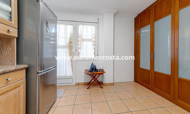 Objekte zum Wiederverkauf - Haus - Torrevieja - TORREVIEJA