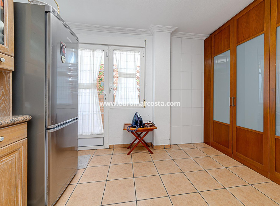 Objekte zum Wiederverkauf - Haus - Torrevieja - TORREVIEJA