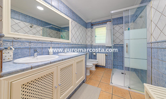 Objekte zum Wiederverkauf - Haus - Torrevieja - TORREVIEJA