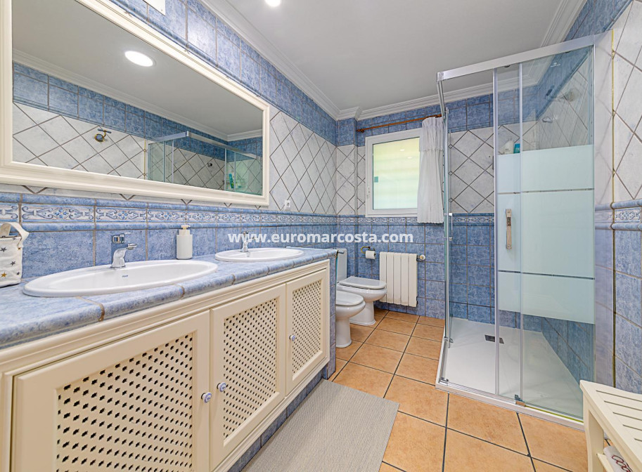 Objekte zum Wiederverkauf - Haus - Torrevieja - TORREVIEJA