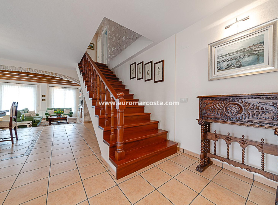 Objekte zum Wiederverkauf - Haus - Torrevieja - TORREVIEJA