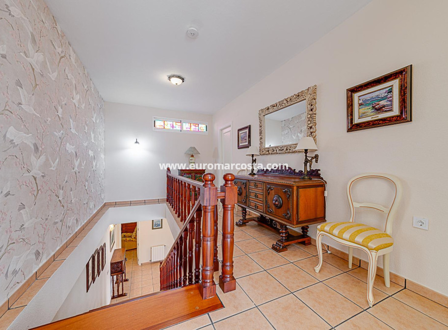 Objekte zum Wiederverkauf - Haus - Torrevieja - TORREVIEJA