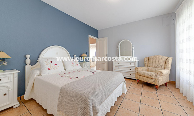 Objekte zum Wiederverkauf - Haus - Torrevieja - TORREVIEJA