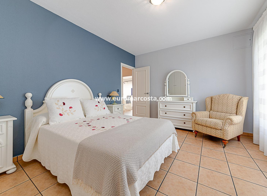 Objekte zum Wiederverkauf - Haus - Torrevieja - TORREVIEJA