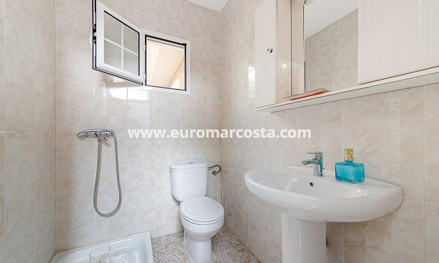 Objekte zum Wiederverkauf - Haus - Torrevieja - TORREVIEJA