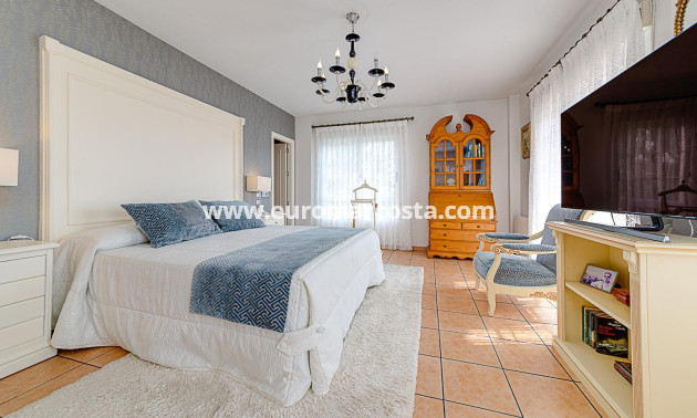 Objekte zum Wiederverkauf - Haus - Torrevieja - TORREVIEJA