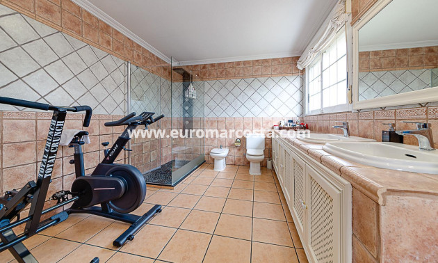 Objekte zum Wiederverkauf - Haus - Torrevieja - TORREVIEJA