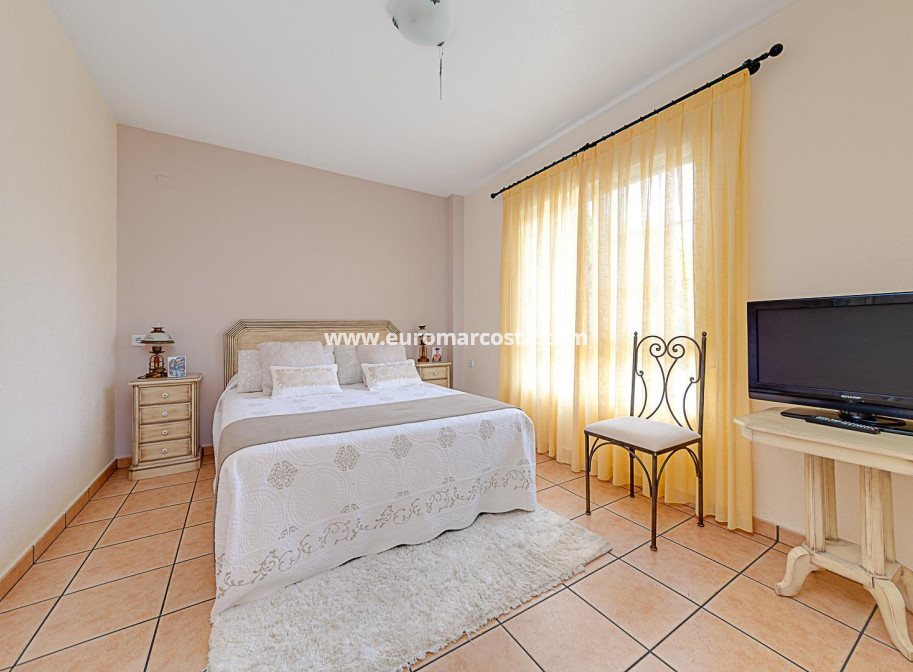 Objekte zum Wiederverkauf - Haus - Torrevieja - TORREVIEJA