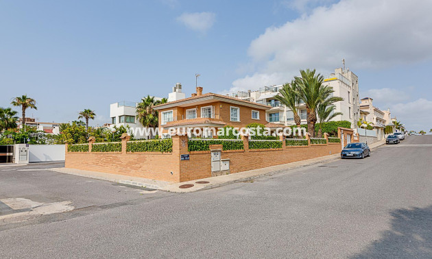 Objekte zum Wiederverkauf - Haus - Torrevieja - TORREVIEJA