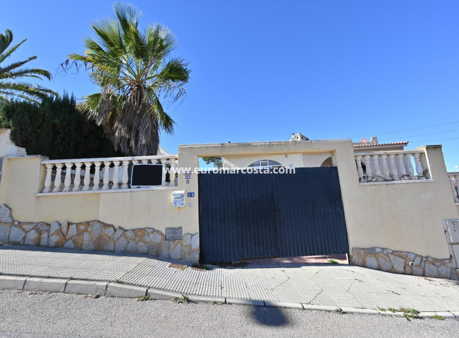 Objekte zum Wiederverkauf - Casa - Torrevieja - TORREVIEJA