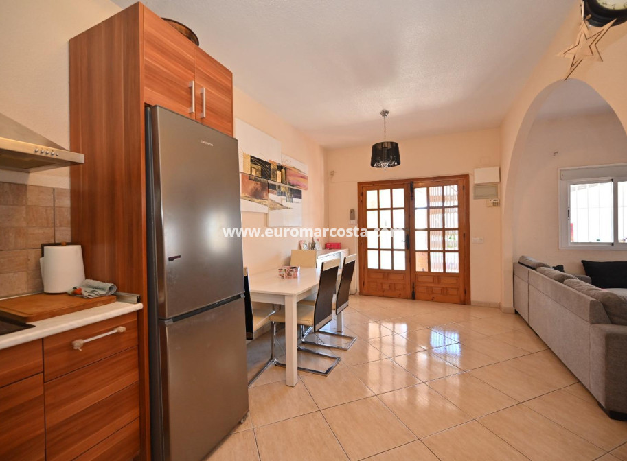 Objekte zum Wiederverkauf - Casa - Torrevieja - TORREVIEJA