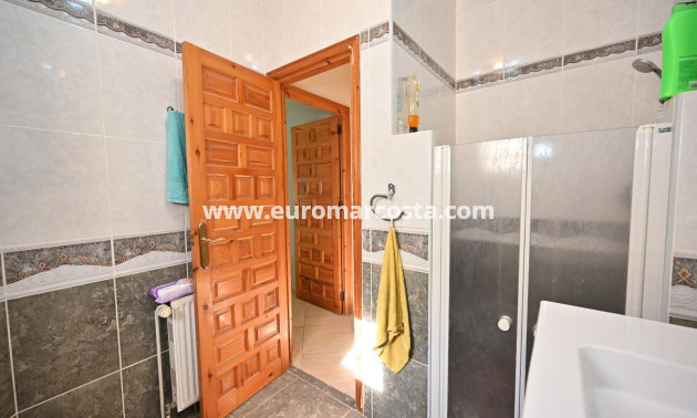 Objekte zum Wiederverkauf - Casa - Torrevieja - TORREVIEJA