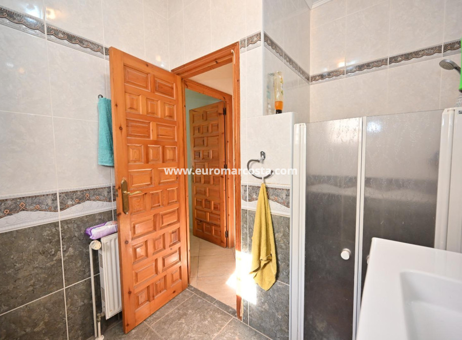 Objekte zum Wiederverkauf - Casa - Torrevieja - TORREVIEJA