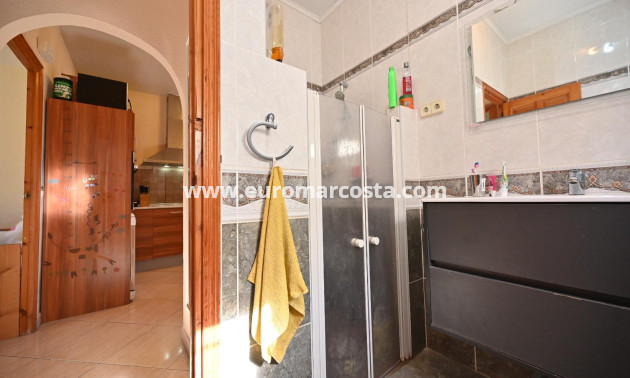 Objekte zum Wiederverkauf - Casa - Torrevieja - TORREVIEJA
