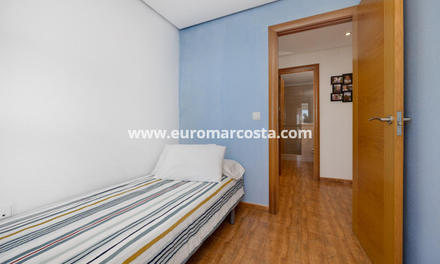 Objekte zum Wiederverkauf - Wohnung - Torrevieja - TORREVIEJA