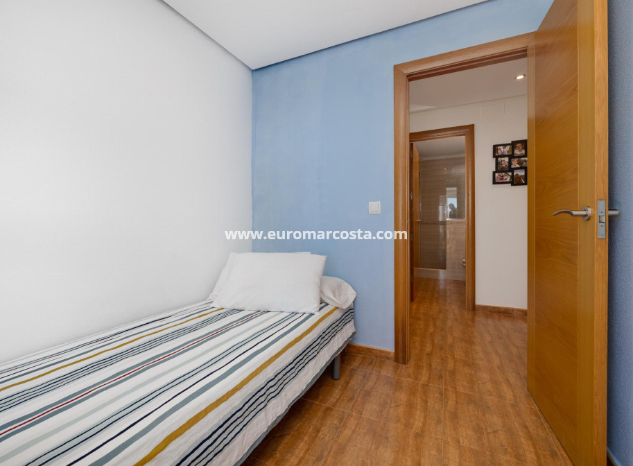 Venta - Apartamento / piso - Torrevieja - TORREVIEJA