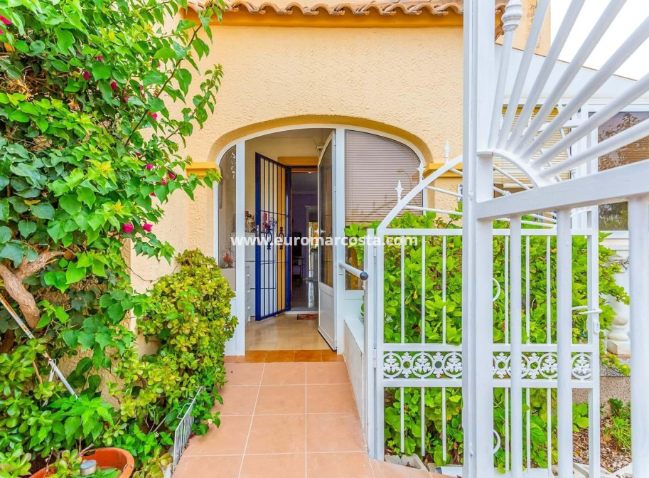Objekte zum Wiederverkauf - Haus - Orihuela Costa - La Zenia- Orihuela costa