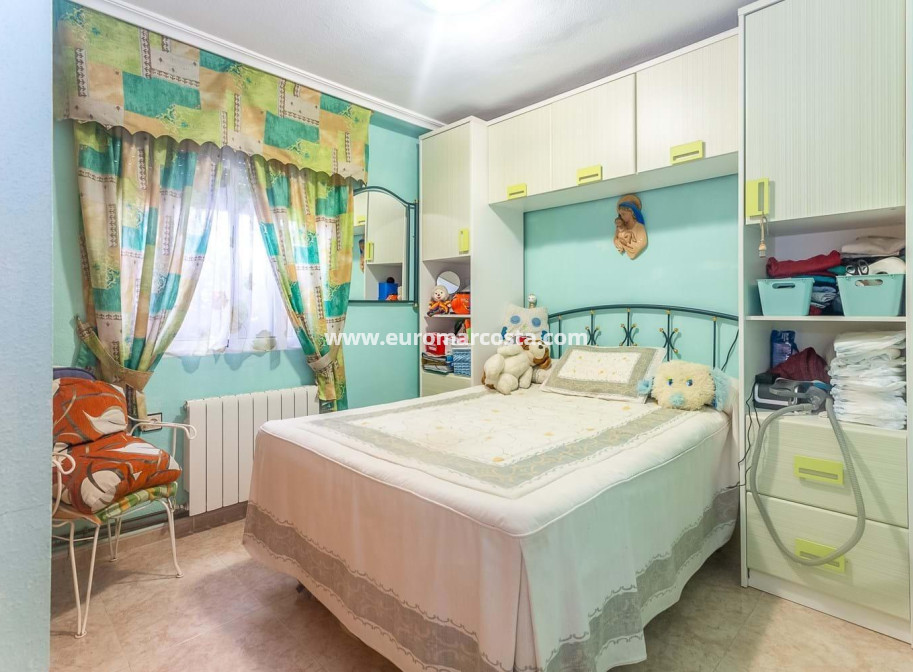 Objekte zum Wiederverkauf - Haus - Orihuela Costa - La Zenia- Orihuela costa