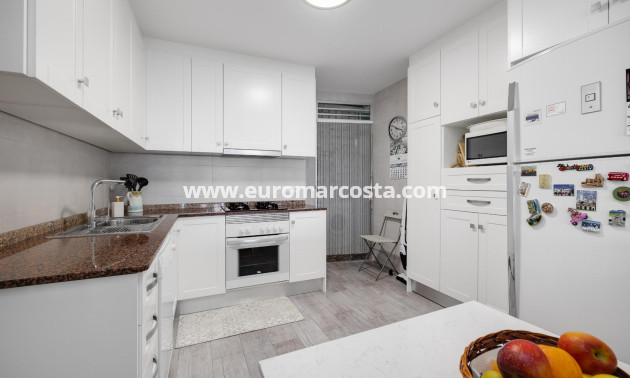 Sale - Apartment / flat - Torrevieja - Piscinas naturales