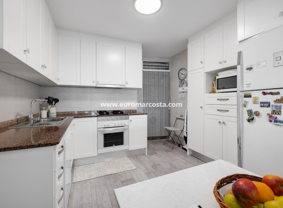 Sale - Apartment / flat - Torrevieja - Piscinas naturales