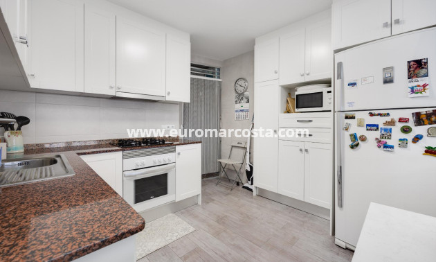 Sale - Apartment / flat - Torrevieja - Piscinas naturales