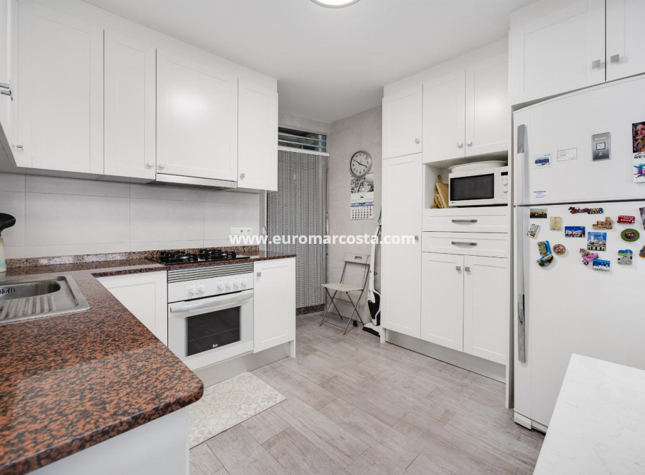 Sale - Apartment / flat - Torrevieja - Piscinas naturales