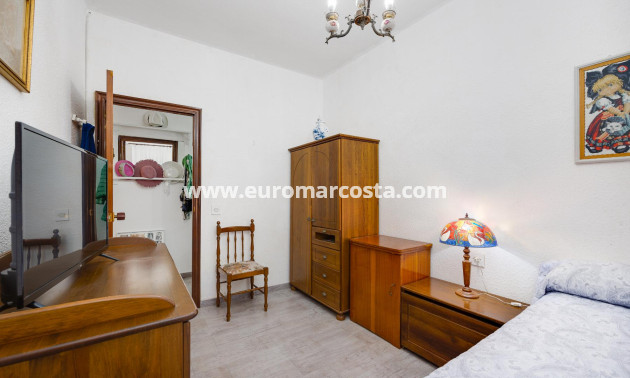 Sale - Apartment / flat - Torrevieja - Piscinas naturales